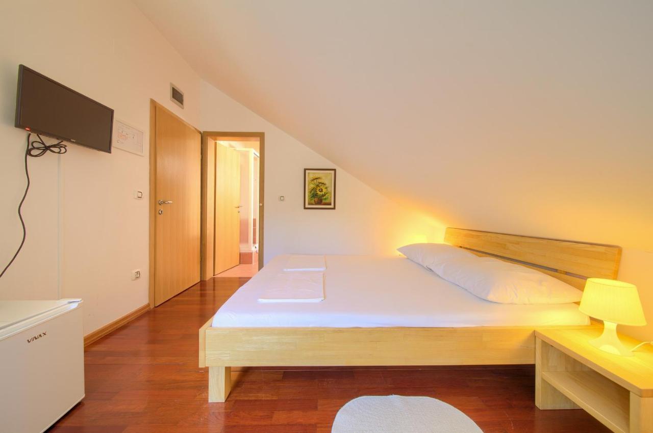 Bed&Breakfast Lucija Punat Exterior foto